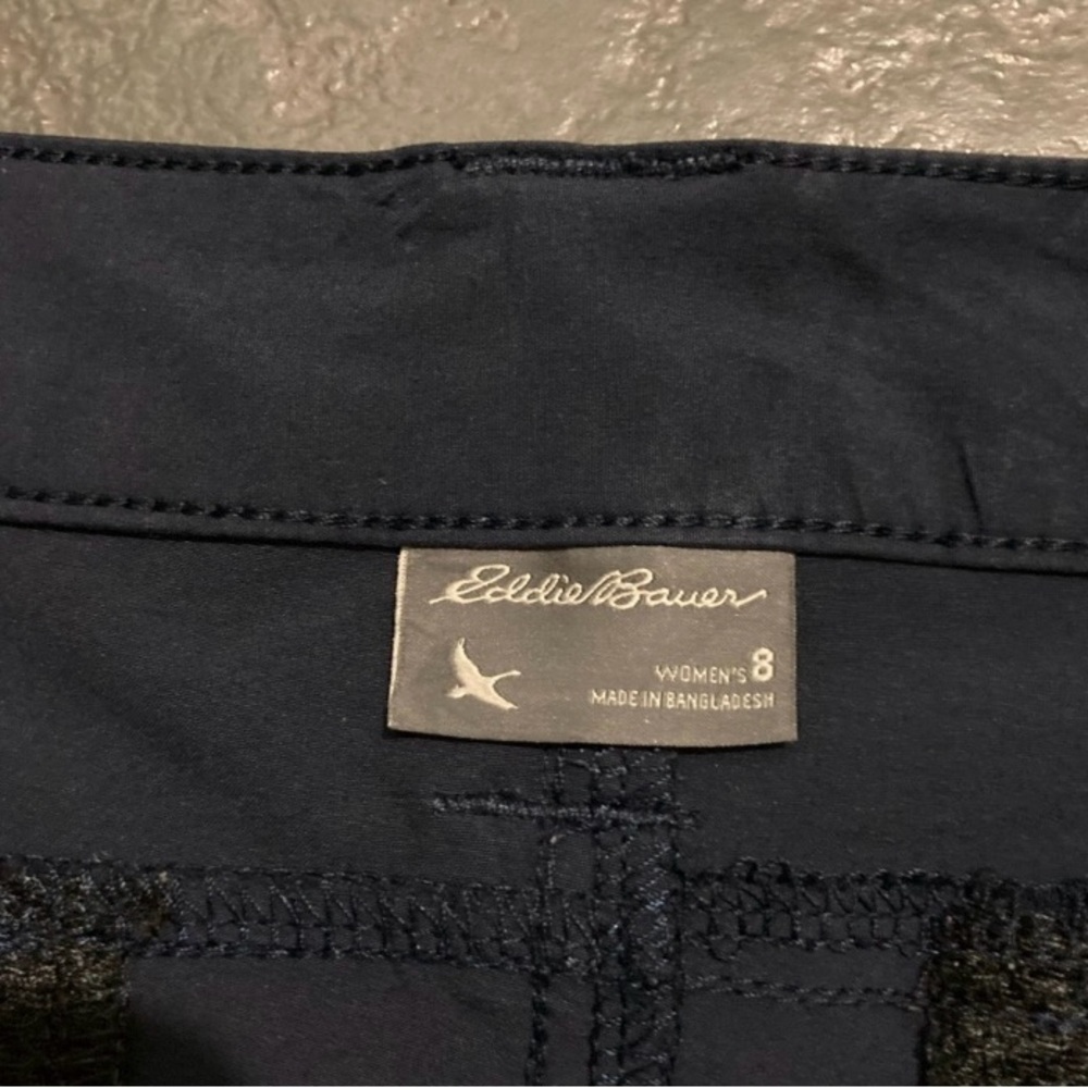 Eddie Bauer Ladies' Navy Summer Trail Shorts Size 8 - Picture 4 of 11